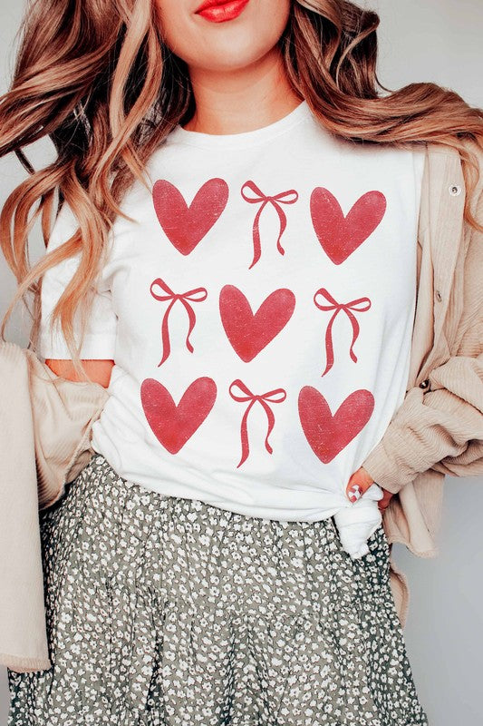 LOVE BOW HEART GRAPHIC TEE