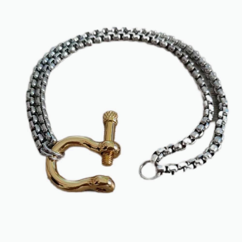 HORSESHOE CLASP BRACELET