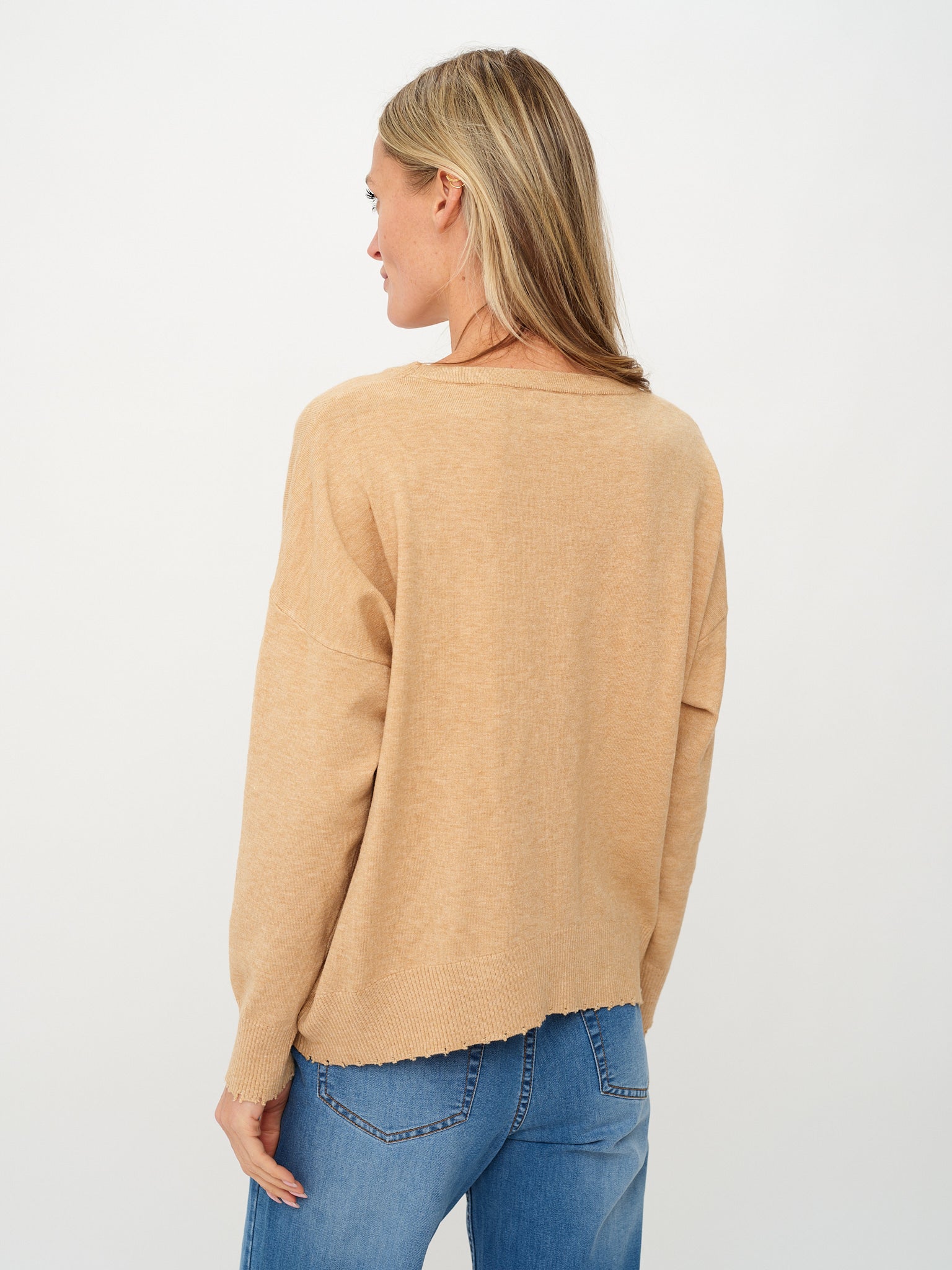 ANGII FRAYED CREW NECK SWEATER