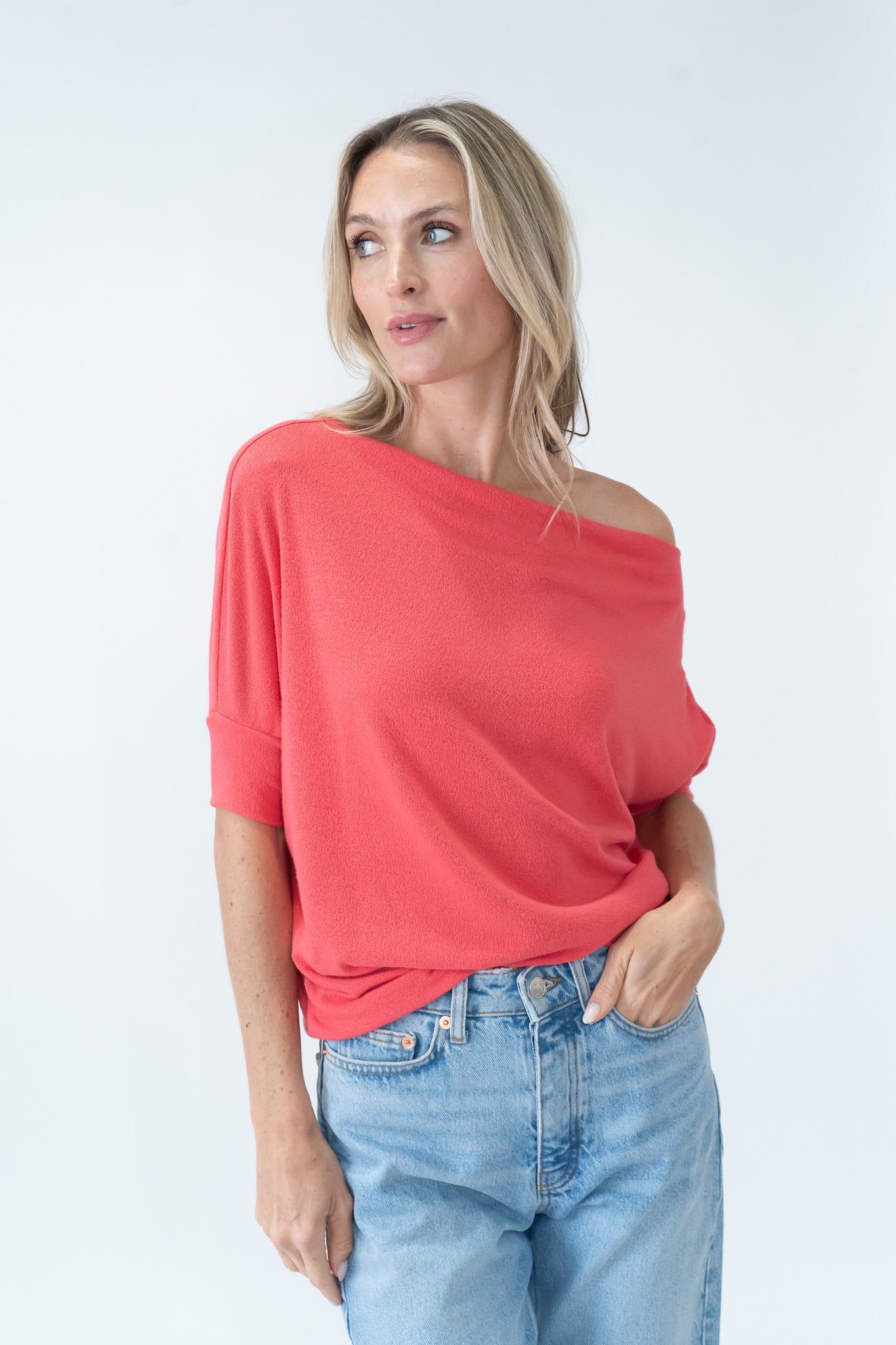 SHORT SLEEVE ANYWHERE TOP